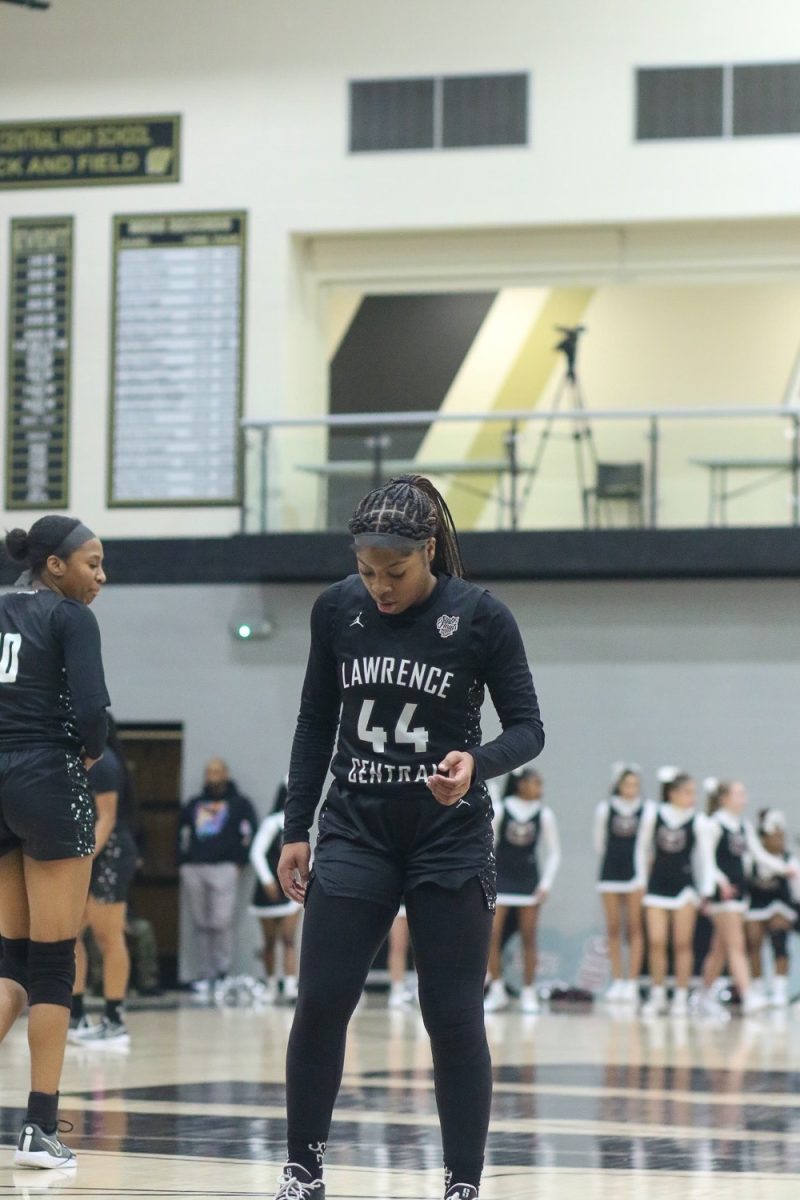 Laila Abqurraqib, Senior, gets her feet set at the free throw line.